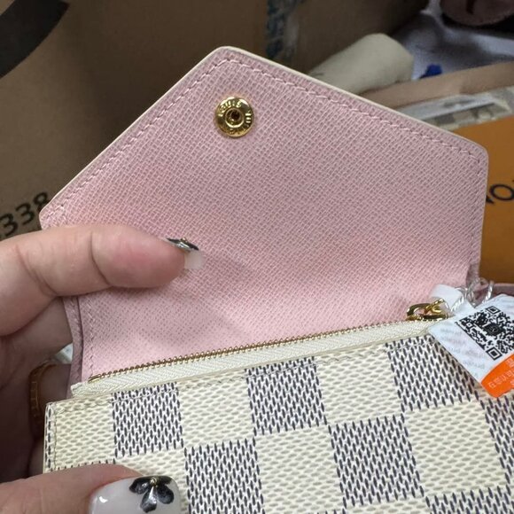 Louis Vuitton Victorine White Canvas Wallet 288-031125 - Picture 10 of 12